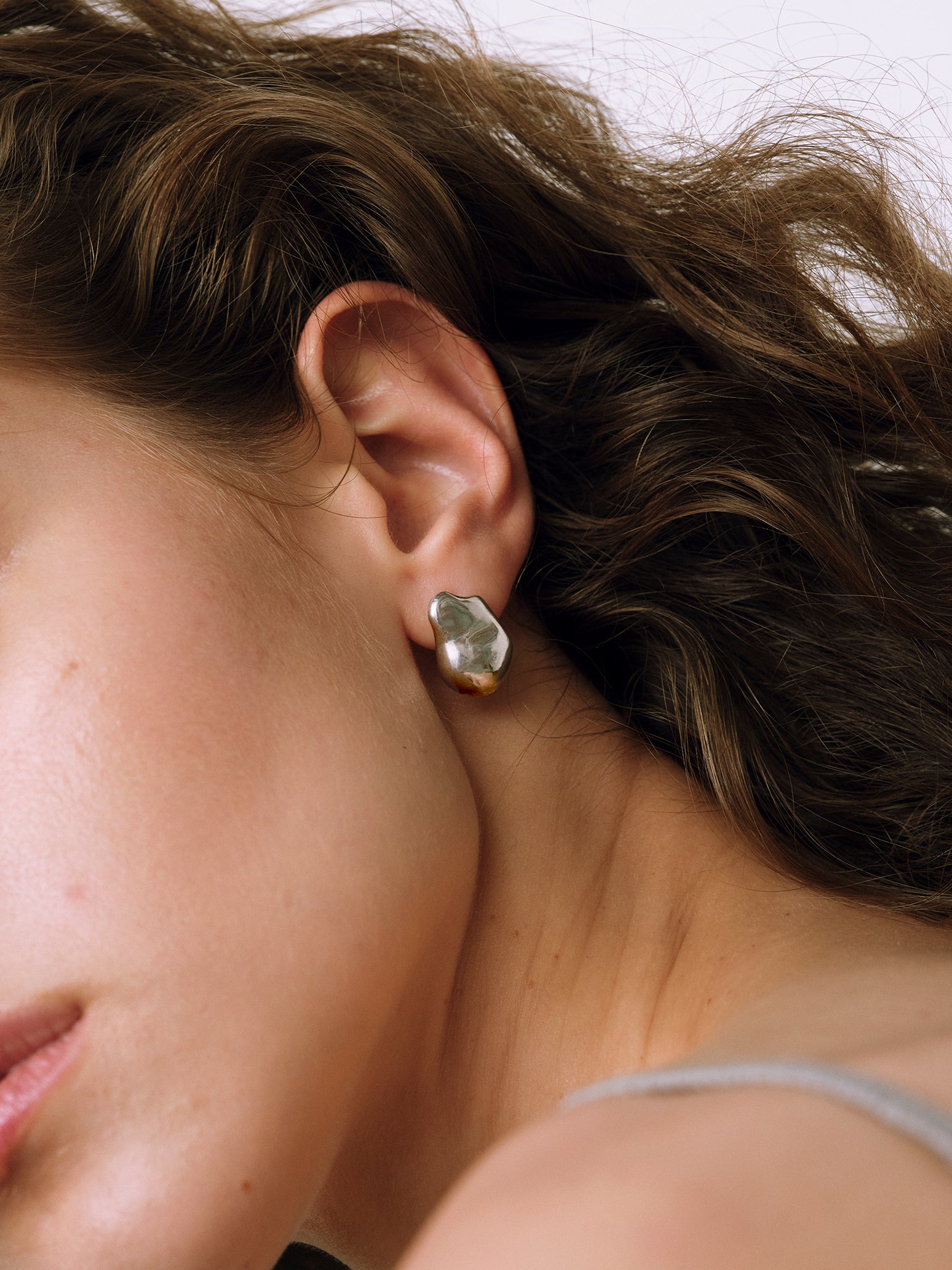 Abstract Silhouette Earrings（ペア）