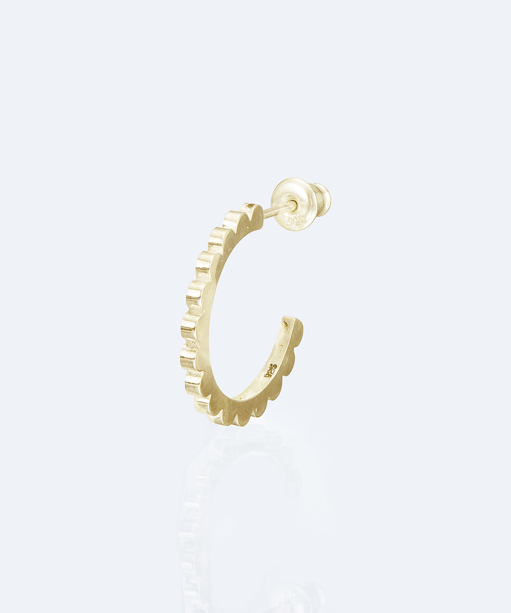Flat Studded Hoop Earring（片耳）