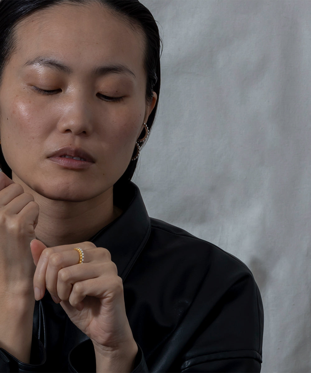 Flat Studded Hoop Earring（片耳）