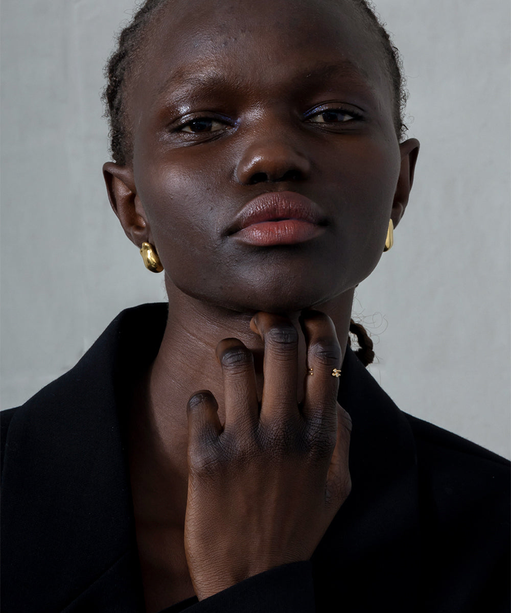 Abstract Silhouette Earrings（ペア）