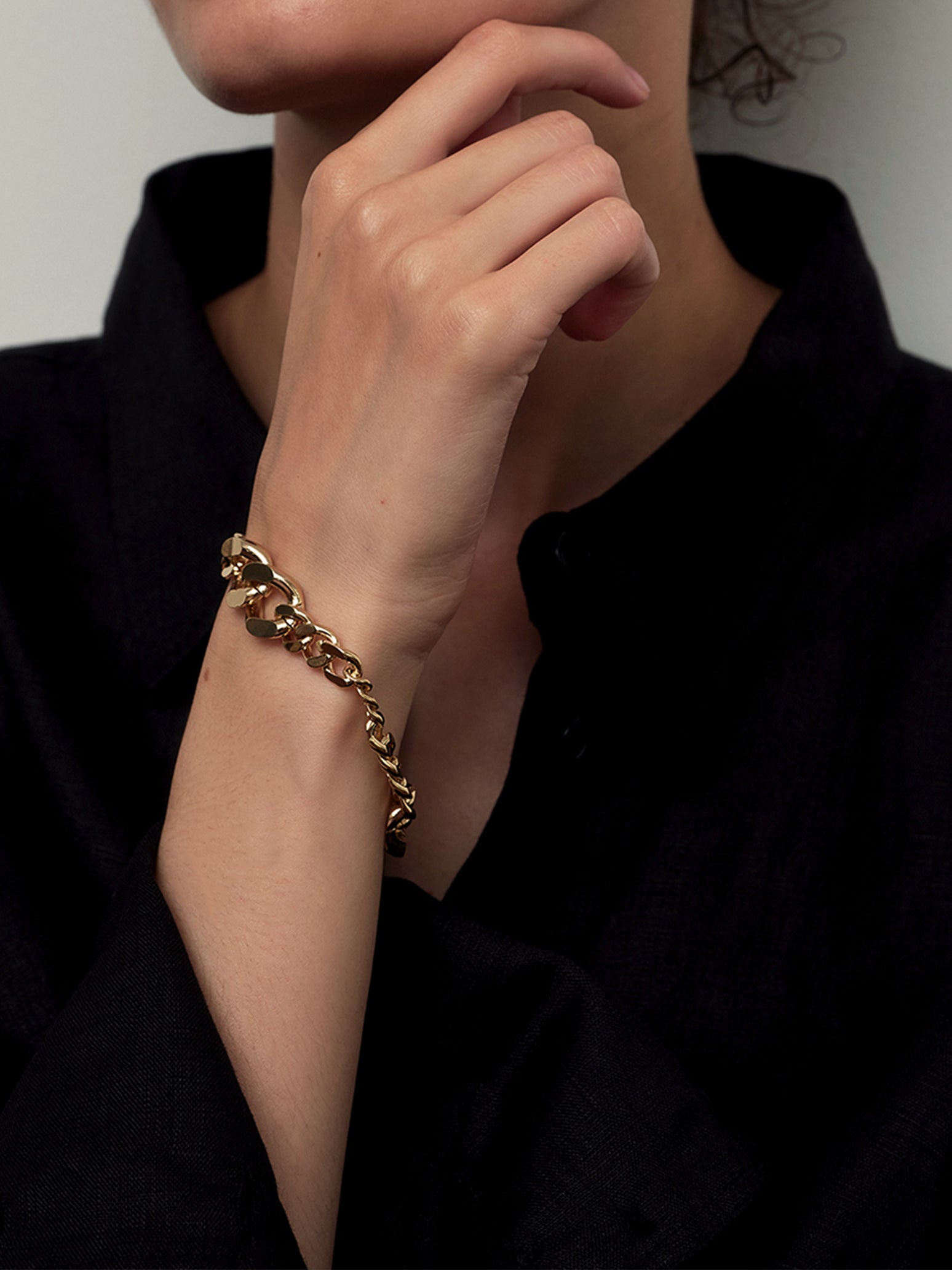 Varied Pieces Curb Chain Bracelet