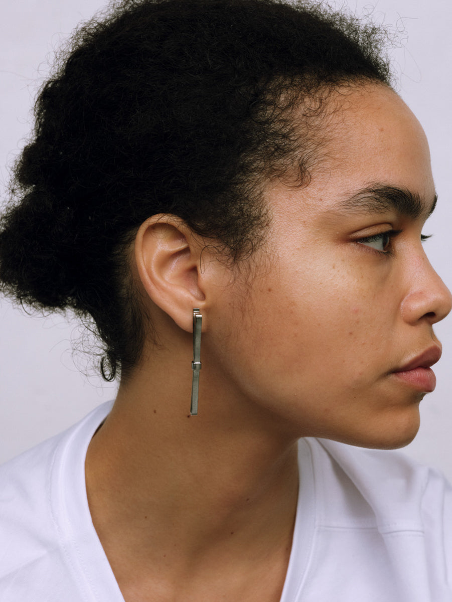 Long Linear Ribbon Earring（ピアス/片耳）