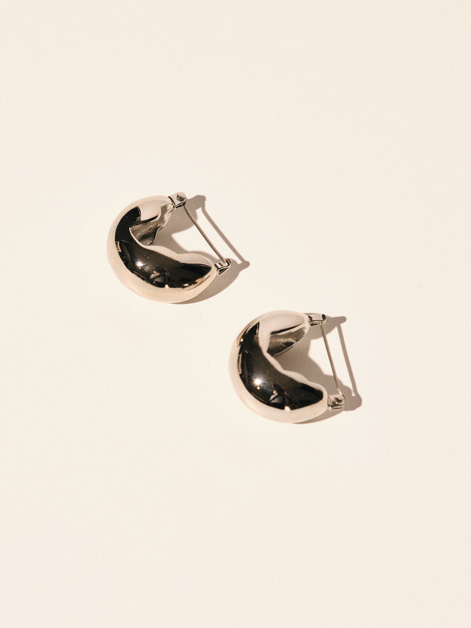 Moon Earrings （ペア） – ucalypt